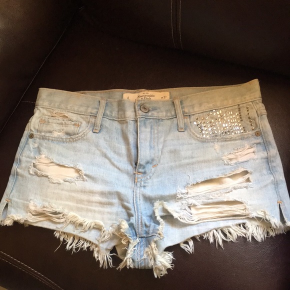 Abercrombie & Fitch short - Picture 2 of 4